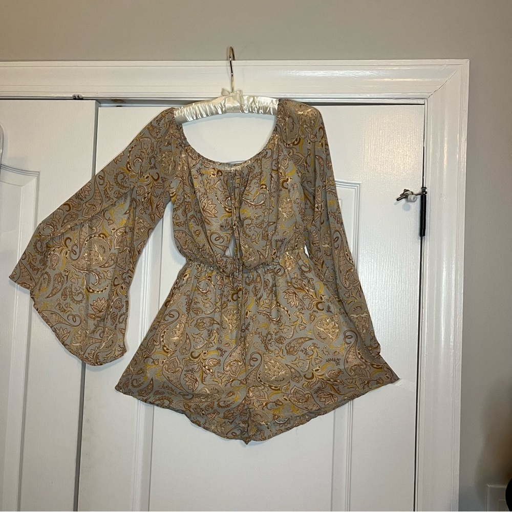 Style Rack Dusty Blue  Long Sleeved Size Small Romper Tie Closure Floral Paisley - Picture 4 of 7